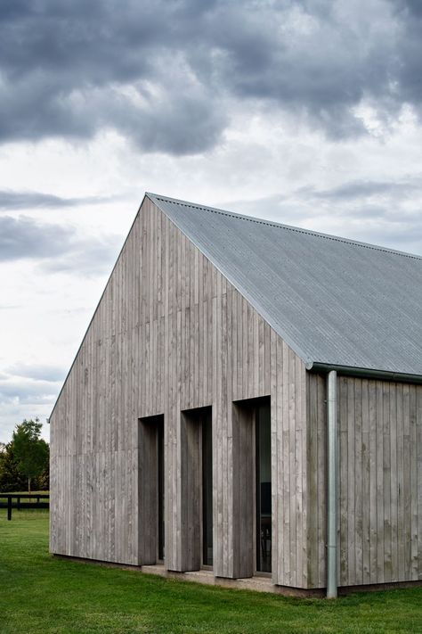 Barn House by Garth Architecture - Project Feature - The Local Project - The Local Project Scandinavian Barn House, Contemporary Barn, Shabby Chic Home Decor, House Design Exterior, Shabby Chic Home, Est Living, Modern Barn House, The Local Project, Timber Cladding