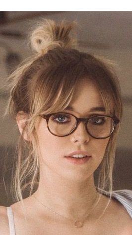 Bangs And Glasses, Blonde Bangs, Blonde Hair With Bangs, Hairstyles With Glasses, Hair Stylies, Long Hair With Bangs, Wearing Glasses, Hair Inspo Color, 가을 패션