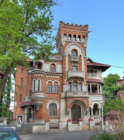 Breathtaking-Photography-Get-to-Know-Bucharest-in-40-Photos-9 Palace Of The Parliament, Byzantine Architecture, Breathtaking Photography, Landmark Buildings, Abandoned House, Bucharest Romania, Unique Buildings, Beautiful Park, Park Homes