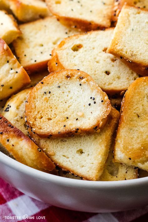 Bagel chips in a bowl on a red and white checkered napkin. Oven Snacks, Homemade Bagel Chips, Bagel Chips Recipe, Bird Costumes, Cheesy Quesadilla, Chips Recipes, Toaster Oven Pans, Toaster Oven Recipes, Air Fryer Toaster Oven