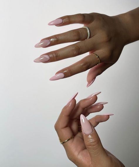 Short Nail Minimalist, Nail Designs Trending Now, Baby Pink Nails Acrylic, The Best Nail Designs, Sprinkle Sprinkle, Acrylic Nails Almond Shape, Best Nail Designs, Henna Nails, French Manicures