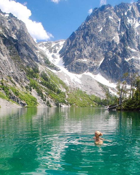 Camping Inspo, Colchuck Lake, Washington Hiking, Modeling Poses, Washington Hikes, Lake Washington, Camp Vibes, Hiking Guide, Washington Usa