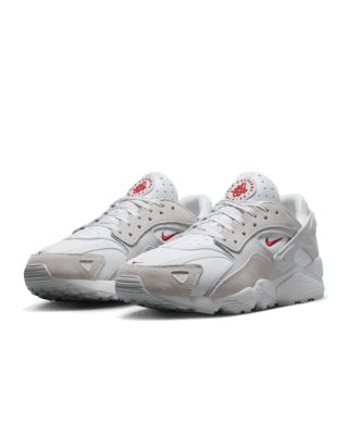 Nike Air Huarache Runner Men's Shoes Nike Air Huarache, Air Huarache, Red Style, Swoosh Logo, Classic Silhouette, Red Fashion, Nike Air, Men's Shoes, University