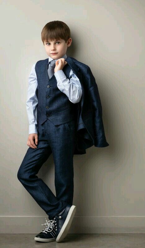 Boys Dressy Outfits, Wedding Photo Album Layout, Boys Formal Wear, בר מצווה, Boy Poses, Boy Photography