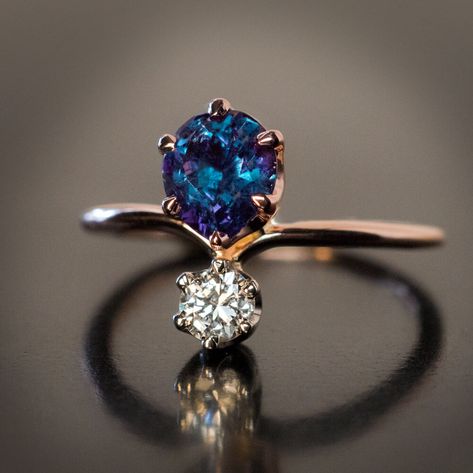 Very Rare 1.34 Ct Russian Alexandrite Diamond Engagement Ring - Antique Jewelry | Vintage Rings | Faberge Eggs Polish Wedding, Colored Stone Rings, Vintage Rose Gold, Sapphire Solitaire, Romantic Jewellery, Trendy Ring, Wedding Band Sets, Blue Sapphire Rings, Rose Gold Color