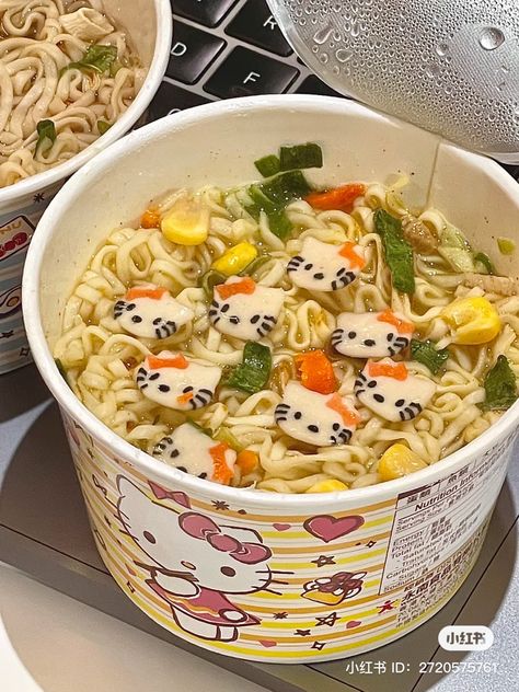 xiaohongshu hello kitty ramen sanrio cute food aesthetic kawaii themed Hello Kitty Ramen, Kawaii Cooking, Cute Snacks, Think Food, Food Themes, Food Obsession, Cafe Food, Interesting Food Recipes, Asian Food