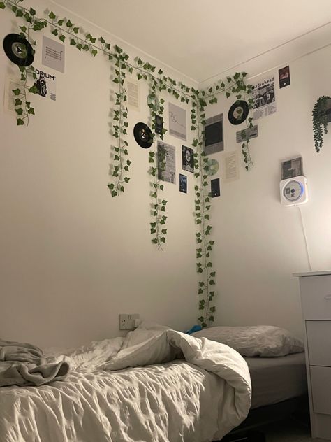 Bedrooms Astetic, Aspheric Room, Astethic Room Decoration Ideas, Rooms Astethic, Astethic Room Decor, Ideas Decoracion Habitacion, Astethic Room Ideas, Blank Wall Ideas, Boyfriend Nails