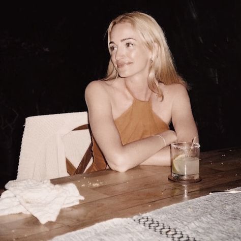 Brianne Howey, Jason Dilaurentis, Young Family, Family Album, Film Serie, Divine Feminine, Pretty Little Liars, Gossip Girl, Celebrity Crush