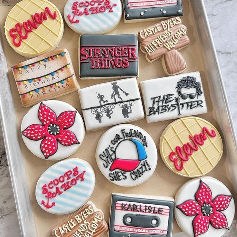 Stranger Things Cakes Birthday, The Upside Down, Stranger Things Bday Party Ideas, Stranger Things Cake Ideas, Stranger Things Food, Stranger Things Cupcakes, Stranger Things Cookies, Stranger Things Birthday Party Ideas, Stranger Things Party Ideas