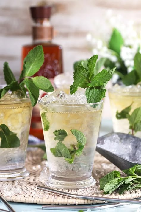 Best Mint Julep Recipe, Mint Julep Cocktail, Julep Recipe, Mint Julep Recipe, Sweet Tea Recipes, Breakfast Cocktails, Best Summer Cocktails, Mint Juleps, Growing Mint