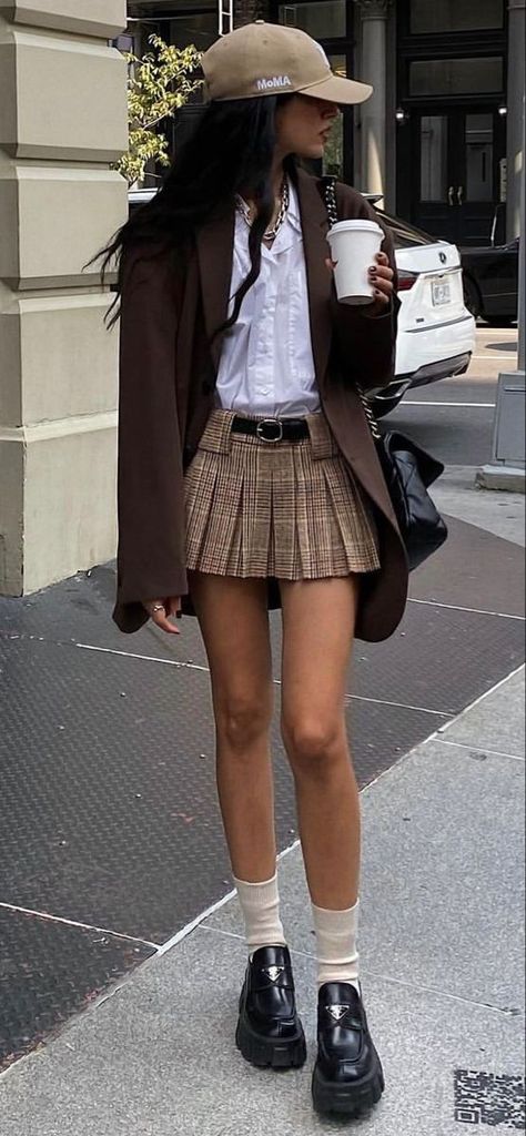 London Outfits Winter, Street Style 2023, Fall Outfit Inspiration, Style 2023, Elegante Casual, Online Clothing Store, Dress Handmade, Streetwear Clothing, Mode Inspo