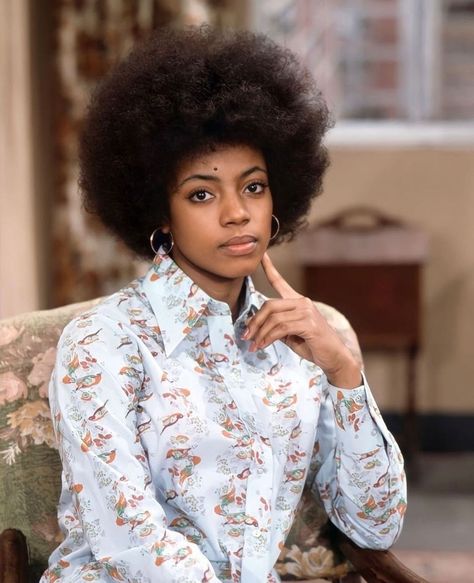 Bernadette Stanis, Bernnadette Stanis, 70’s Aesthetic, Comedy Pictures, 1970s Women, Black Tv, Vintage Black Glamour, 70’s Fashion, Black Hollywood