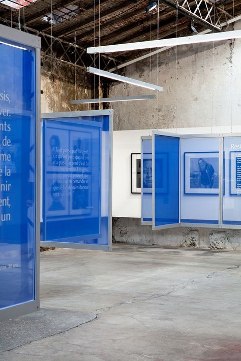 Médecins du Monde exhibition fights for the invisible and punches through the viewer - News - Frameweb Exhibition Display Design, Mises En Page Design Graphique, Museum Exhibition Design, Viborg, Photography Exhibition, Exhibition Stand Design, Exhibition Display, Art Department, Installation Design