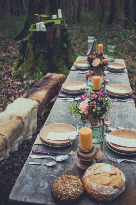 Viking Wedding Decor, Viking Handfasting, Family Style Weddings, Wedding Food Ideas, Viking Party, Hobbit Party, Witch Wedding, Nordic Wedding, Themed Wedding Decorations