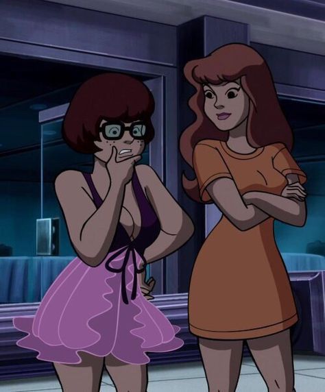 Velma Daphne, Daphne From Scooby Doo, Velma Scooby Doo, Scooby Doo Mystery Inc, Scooby Doo Images, Scooby Doo Mystery Incorporated, Daphne And Velma, Velma Dinkley, Daphne Blake