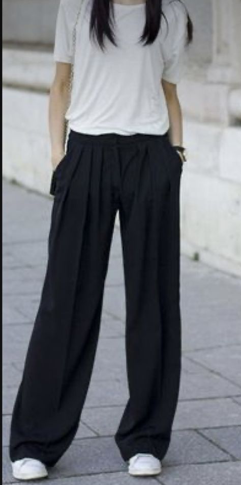 Outfit For Work Summer, Black Palazzo Pants Outfit, Palooza Pants, Chic Athleisure, Palazzo Pants Outfit, High Waisted Palazzo Pants, Minimalism Fashion, Outfit For Work, Random Outfits