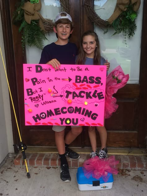 Homecoming fishing Dance Asking, Sadies Proposal, Creative Prom Proposal Ideas, Dance Asks, Prom Posals, Hoco Signs, Prom Proposal Ideas, Cute Hoco Proposals, Cute Promposals