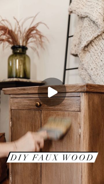 34K likes, 477 comments - lonefoxhome 於 April 6, 2022 : "Did you know you can paint anything to look exactly like wood 🤩 Think about all the ikea particle board furniture we can make people t...". Faux Natural Wood Paint, Wood Grain Painting Tool, Wood Putty Vs Wood Filler, Faux Light Wood Painting Technique, Paint Faux Wood Grain, Particle Board Furniture, Faux Wood Paint, Wood Paint, April 6