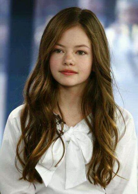 Mackenzie Foy on the Today Show | Renesmee Cullen in Twilight Harry Potter Twins, Twilight Renesmee, Mackenzie Foy, Images Harry Potter, Breaking Dawn, The Twilight Saga, Twilight Saga, Interstellar, Kristen Stewart