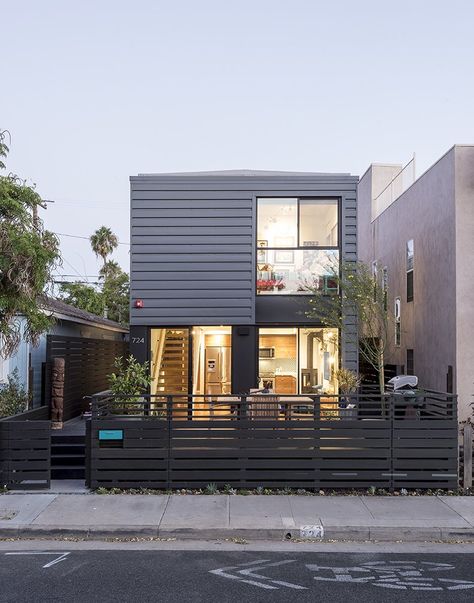 Designed by Jared Levy and Gordon Stott of Connect Homes Connect Homes, A Modern House, Modern Prefab Homes, New Architecture, Connected Home, Modern Fence, Dog Fence, Backyard Fences, Building A Deck