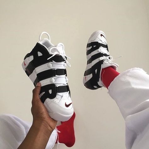 Uptempo Outfit, Nike Air Uptempo, Nike Air More, Dr Shoes, Basket Style, Jordan Shoes Girls, Fresh Shoes, Hype Shoes, Shoe Inspo