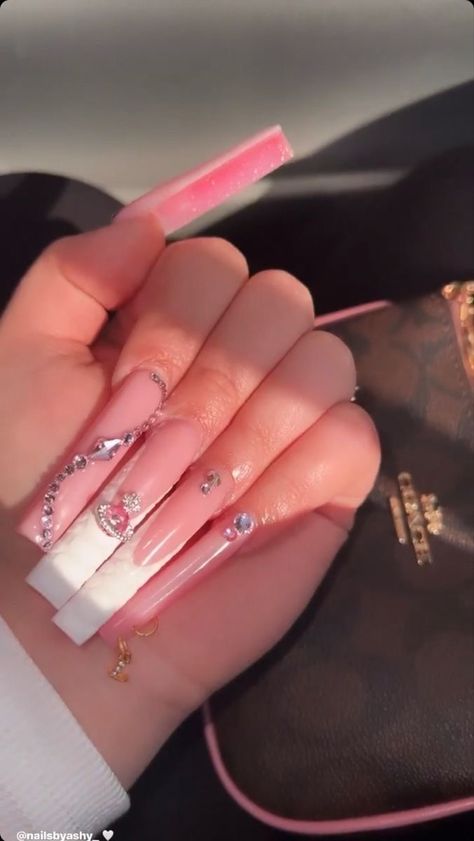 Clear Nails With Rhinestones, Glittery Acrylic Nails, Nails With Rhinestones, Simple Acrylic Nails, Soft Nails, Long Square Acrylic Nails, Clear Nails, Square Acrylic Nails, Dream Nails