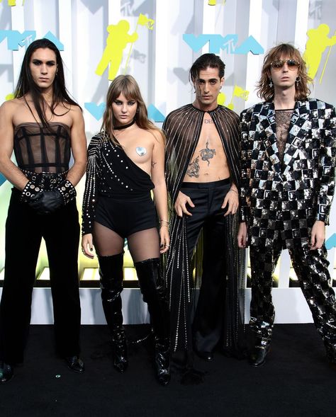 2022 MTV VMAs – Arrivals Meat Dress, Vmas Red Carpet, Mod Sun, Rachel Lindsay, Betty Who, Outrageous Fashion, Blue Ivy Carter, Camouflage Cargo Pants, Colton Haynes