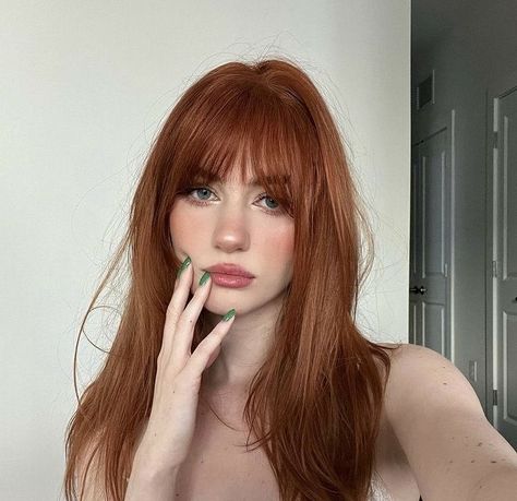 Ginger Aesthetic Hair, Rosy Ginger Hair, Frill Haircut, Ginger Hair Women Aesthetic, Copper Brown Hair With Bangs, Copper Hair Dark Roots Balayage, Red Hair Color Aesthetic, Ginger Hair Women, Ginger Hair Aesthetic Girl