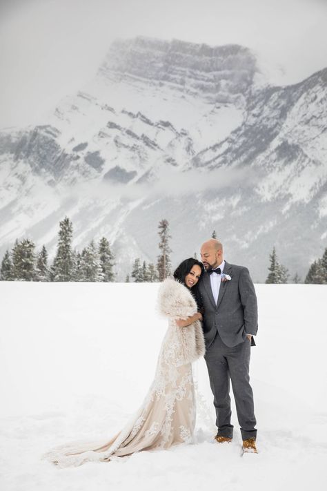 Rcmp Wedding, Banff Winter Wedding, Bride And Groom Poses Ideas, Alberta Mountain Wedding, Banff Micro Wedding, Bridesmaids Champagne, Banff Wedding Photos, Banff Winter, Winter Wedding Mountains Snow