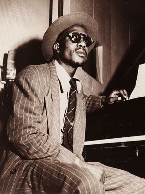 The 50 Most Stylish Musicians of the Last 50 Years  Thelonius Monk - He could pull off two looks — squash glasses and stingy brim hats — with extreme ease. A feat not for everyone. Robbie Robertson, Mos Def, Thelonious Monk, Duke Ellington, Jazz Artists, Miles Davis, Jazz Musicians, Jazz Blues, Eric Clapton