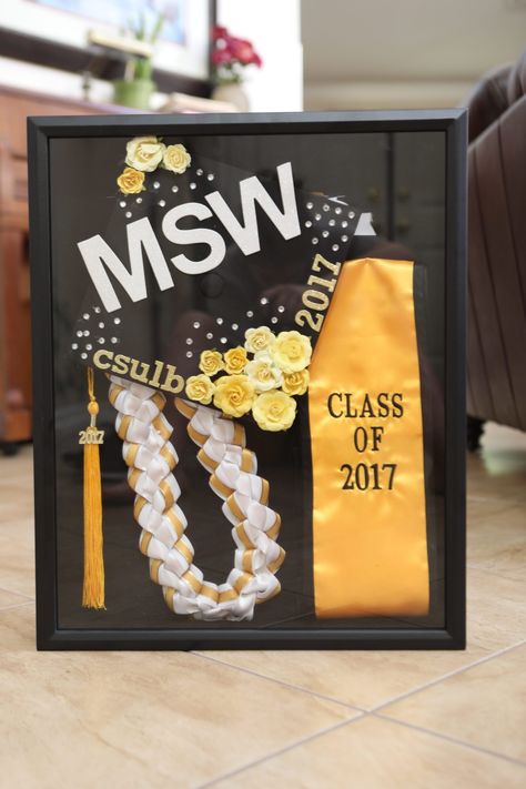 Senior Year Shadow Box Ideas, Shadow Box Ideas For Graduation, Diy Graduation Picture Frames, Graduation Shadow Box College, Msw Graduation Pictures, Graduation Shadow, Diy Shadow Box Ideas, Shadow Box Diy, Graduation Display