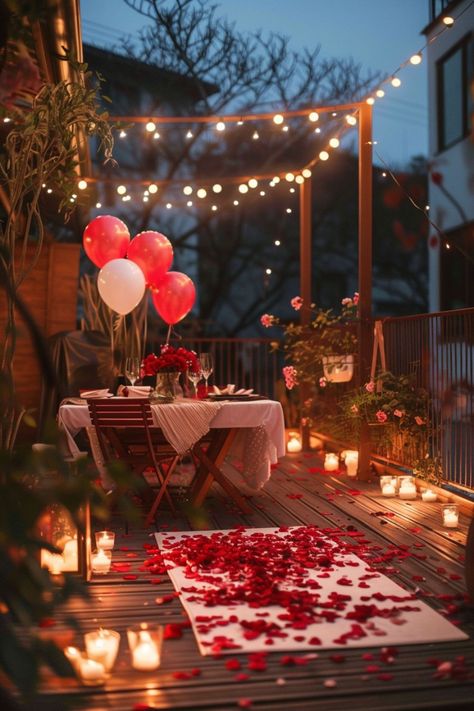 Candle Light Dinner Ideas, Best Anniversary Wishes, Romantic Candle Dinner, Couples Dining, Ideas Aniversario, Romantic Room Decoration, Birthday Room Decorations, Romantic Date Night Ideas, Romantic Surprise