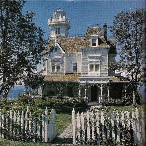 Dining Room Ideas No Windows, Victorian Home Exterior, Home Exterior Styles, Practical Magic House, Widows Walk, Magical House, Victorian Style Homes, Magic House, Victorian Home