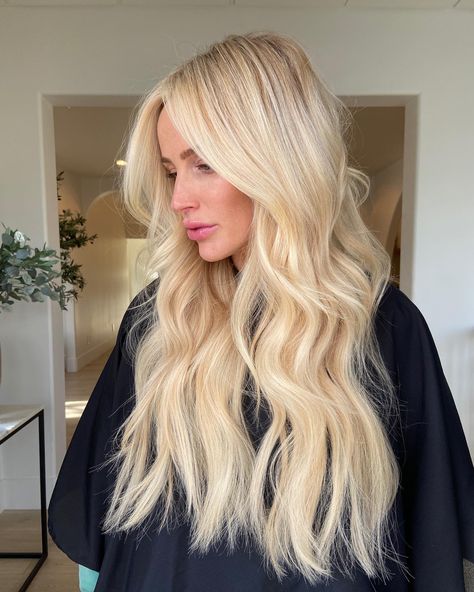 Bright Gold Blonde Hair, Bright Creamy Blonde Highlights, Blonde Fall 2023, Full Golden Blonde Hair, Lightest Golden Blonde Hair, Honey Platinum Blonde Hair, Creamy Warm Blonde, Honey Blonde Hair Extensions, Honey Light Blonde Hair