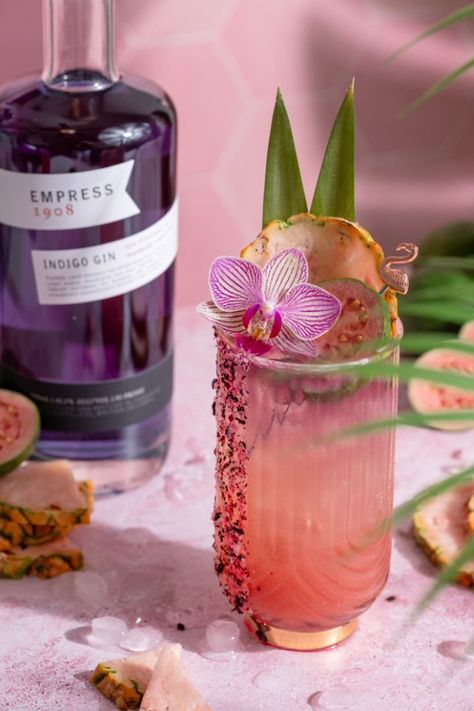 Hibiscus Cocktail, Romantic Drinks, Empress 1908 Gin, Bartender Drinks Recipes, Pineapple Guava, Bartender Drinks, Cocktail Maker, Drink Garnishing, Colorful Cocktails