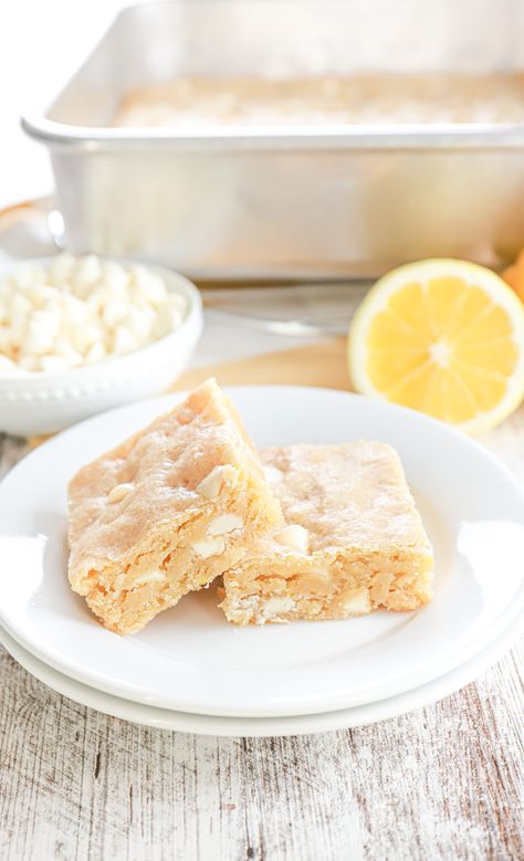 White Chocolate Lemon Blondies - A Kitchen Addiction Lemon White Chocolate Brownies, Lemon White Chocolate Blondies, Lemon Brownies With White Chocolate, Lemon Blondie Brownies, Lemon Blondies Recipe, Dessert Blondies, Sicilian Cookies, White Chocolate Blondies Recipe, Lemon Blondies