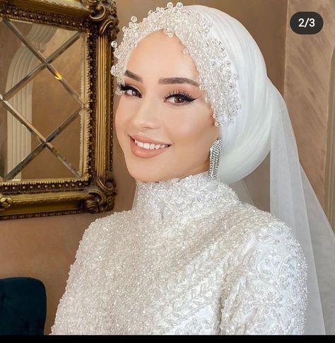 Hijab Headpiece Brides, Bridal Makeup Hijab, Hijab Bride Veil, Turkish Wedding Dress, Hijabi Bride, Hijab Turkish, Wedding Hijab Styles, Bridal Hijab Styles, Muslim Wedding Gown