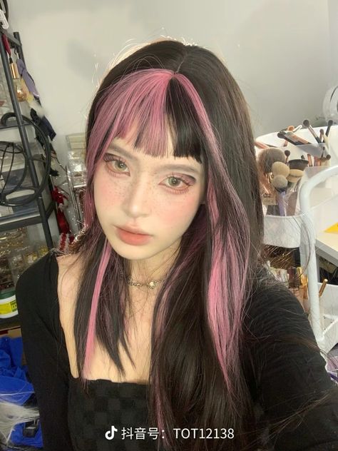 Pastel Pink And Black Hair, Kuromi Aesthetic, Aesthetic Sanrio, Pink And Black Hair, Hair Things, Corset Fashion, Make Up Inspo, Pretty Hair Color, Hair Colours