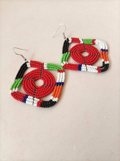 Kenyan Women, African Beads Necklace, Bone Earrings, African Earrings, Women Earrings, Earrings Beaded, Maasai, African Beads, African Jewelry