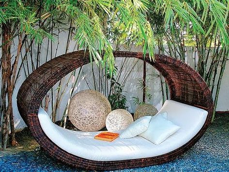 16 Cozy Outdoor Reading Nooks | BOOKGLOW Outdoor Day Bed, Daybed Outdoor, Outdoor Daybed, Wicker Decor, Day Bed, Lounge Design, Outdoor Wicker, Wicker Furniture, Outdoor Rooms