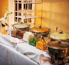 Really cool Food Bar ideas for your Wedding | Playbuzz Woodsy Wedding Reception, Taco Bar Wedding, Mashed Potato Bar, Bbq Wedding Reception, Soup Bar, Wedding Catering Ideas, Baked Potato Bar, Potato Bar, Catering Display