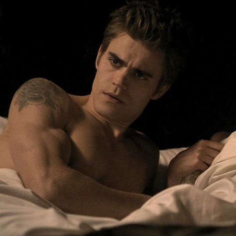 Stefan Tvd, Paul Wesley Vampire Diaries, Vampire Pictures, Vampier Diaries, Hot Vampires, The Vampire Diaries 3, Damon And Stefan, Vampire Diaries Stefan, Vampire Diaries Guys