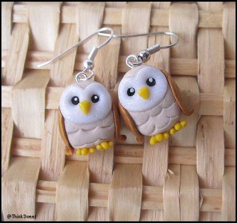 Owls earrings by ThinkSweetFimo on Etsy Birds Pet, Polymer Clay Owl, Birds Colorful, Stuffed Owl, Clay Owl, Barn Owls, Clay Birds, Clay Keychain, Owl Baby