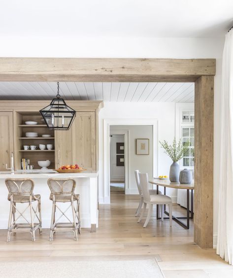 Marie Flanigan, Family Dinner Table, Neutral Kitchen, Virginia Homes, Exposed Beams, Wood Beams, Open Plan Kitchen, Wood Cabinets, Architectural Digest