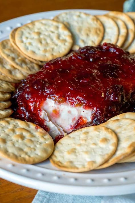 Cheese Ball With Jelly On Top, Cream Cheese And Red Pepper Jelly Dip, Red Pepper Jelly And Cream Cheese, Cranberry Pepper Jelly Cream Cheese Dip, Cream Cheese With Jelly On Top, Pepper Jelly Recipe Appetizers, Red Pepper Jelly Recipe Appetizers, Cranberry Red Pepper Jelly, Red Party Foods