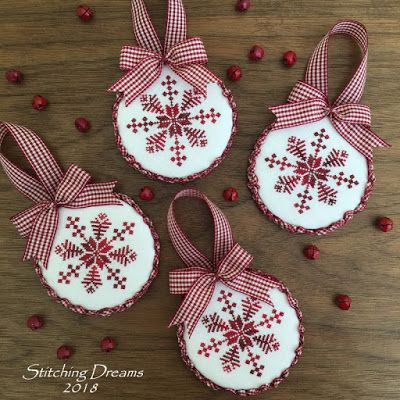 Christmas Unicorn Cross Stitch, Christmas Stitching, Xmas Cross Stitch, Cross Stitch Christmas Ornaments, Cross Stitch Finishing, Cross Stitch Patterns Christmas, Seasonal Crafts, Christmas Ornament Crafts, Christmas Sewing