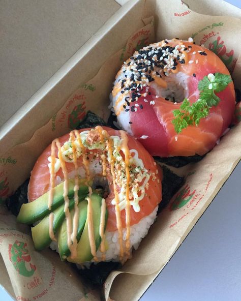 some kind human created sushi donuts for me. thanks bro 🍣🍩 | Instagram Sushi Bake Aesthetic, Sushi Doughnut, Fancy Sushi, Sushi Donut, Snack Sushi, Food Sushi Aesthetic, Fried Sushi Aesthetic, Octopus Sushi, Yummy Sushi