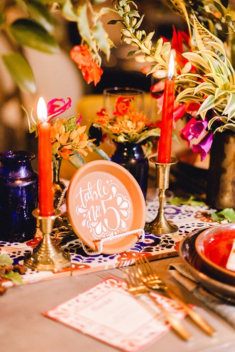 Spanish Wedding Inspiration with a hand lettered terracotta saucer table number. Warm and inviting tablescape Spanish Wedding Ideas, Spanish Style Weddings, Spanish Style Wedding, Mexican Inspired Wedding, Mexican Themed Weddings, Hacienda Wedding, Fiesta Wedding, Spanish Wedding, Wedding Dresses Cinderella