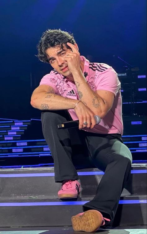 toronto Joe Jonas The Tour, Joe Jonas Style, Joe Jonas Wallpaper, Ariana Grande Big Sean, Hair Types Men, Mens Inspo, Famous People Celebrities, Jonas Brother, Man Crush Everyday