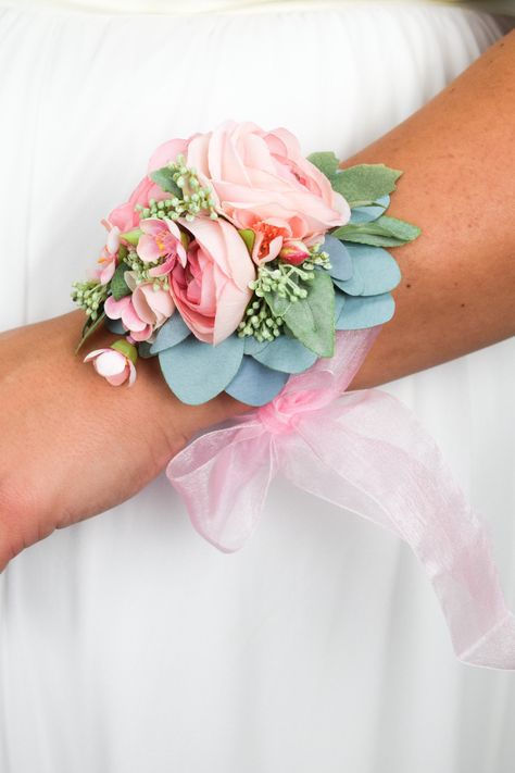 Mother Of Bride Corsage, Pink Corsage, Prom Flowers Corsage, Silk Flower Corsage, Floral Corsage, Bridal Corsage, Prom Corsage And Boutonniere, Homecoming Corsage, Hoco Ideas